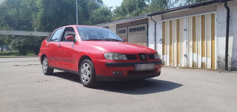 650€ - Seat Cordoba 1.4mpi 2001.god - reg 10/2022 - stanje 4/5 11 Seat Cordoba 1.4mpi 2001.g BUCO AUTOMOBILI