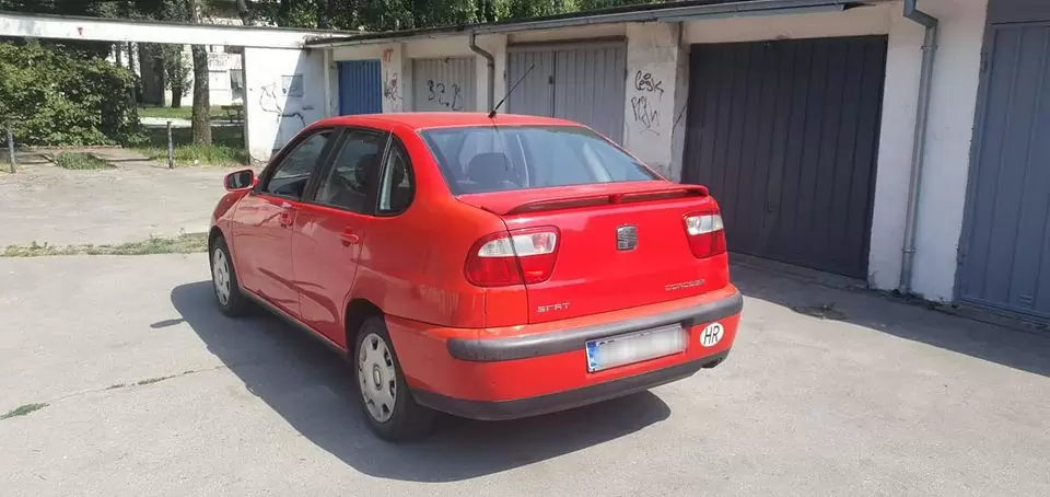 650€ - Seat Cordoba 1.4mpi 2001.god - reg 10/2022 - stanje 4/5 15 Seat Cordoba 1.4mpi 2001.g BUCO AUTOMOBILI