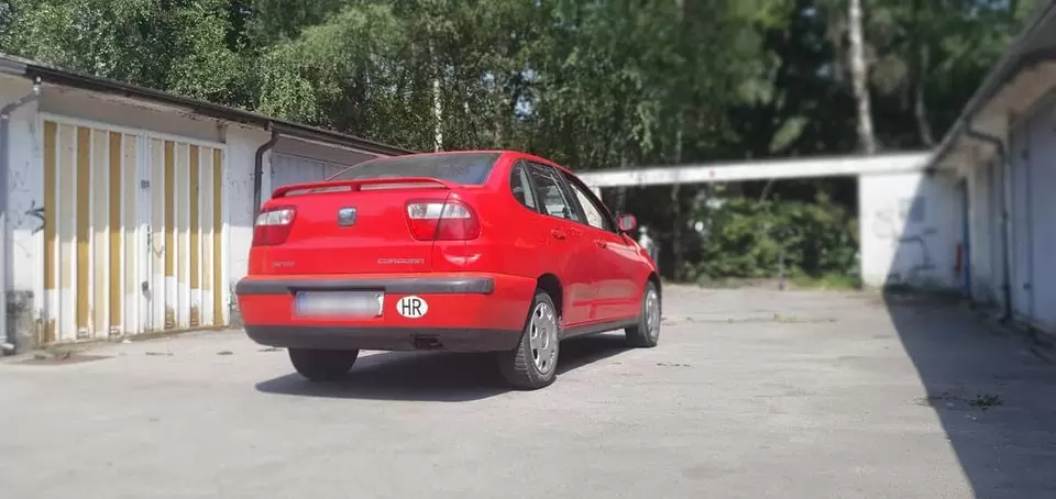 650€ - Seat Cordoba 1.4mpi 2001.god - reg 10/2022 - stanje 4/5 12 Seat Cordoba 1.4mpi 2001.g BUCO AUTOMOBILI