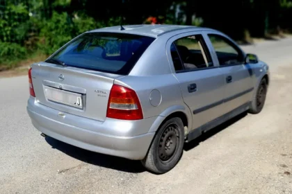 Opel Astra G 2.0dti - buco automobili