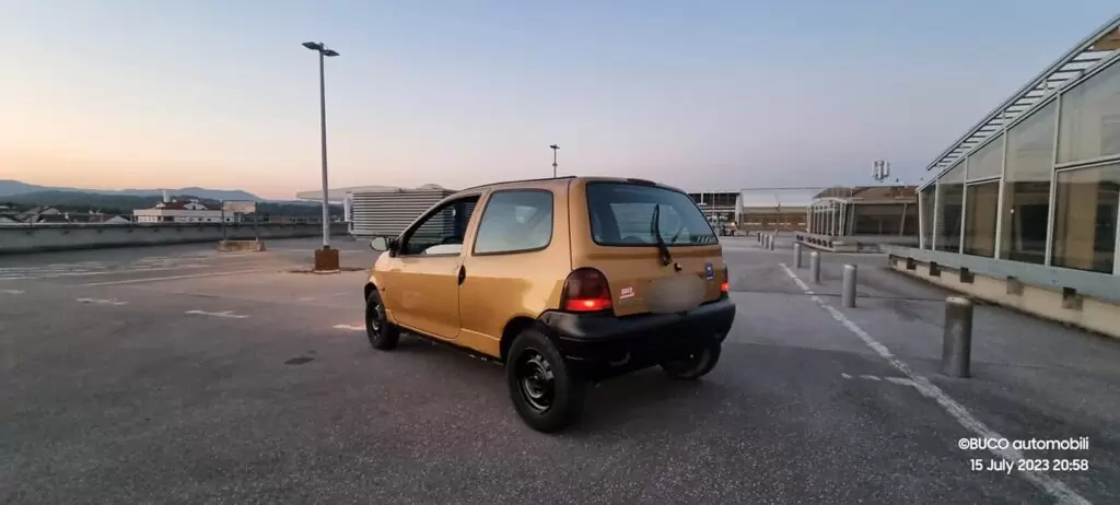 699€ - Renault Twingo 1.2i (1999.) - reg 3/2024 - jako dobro stanje 19 Renault Twingo 1.2i 1999. - BUCO automobili