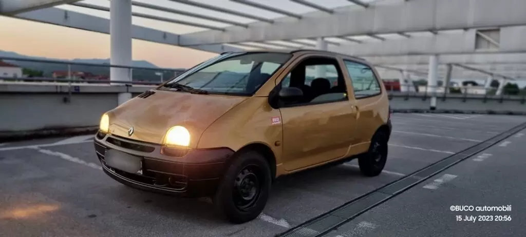 699€ - Renault Twingo 1.2i (1999.) - reg 3/2024 - jako dobro stanje 16 Renault Twingo 1.2i 1999. - BUCO automobili