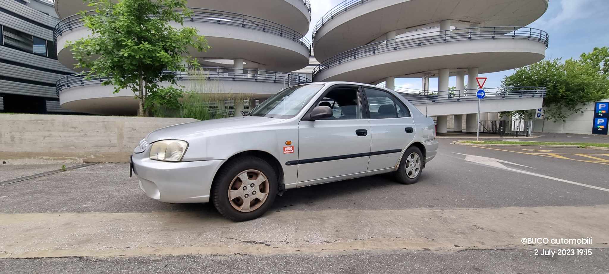 Hyundai Accent 1.3mpi 2001. - BUCO automobili