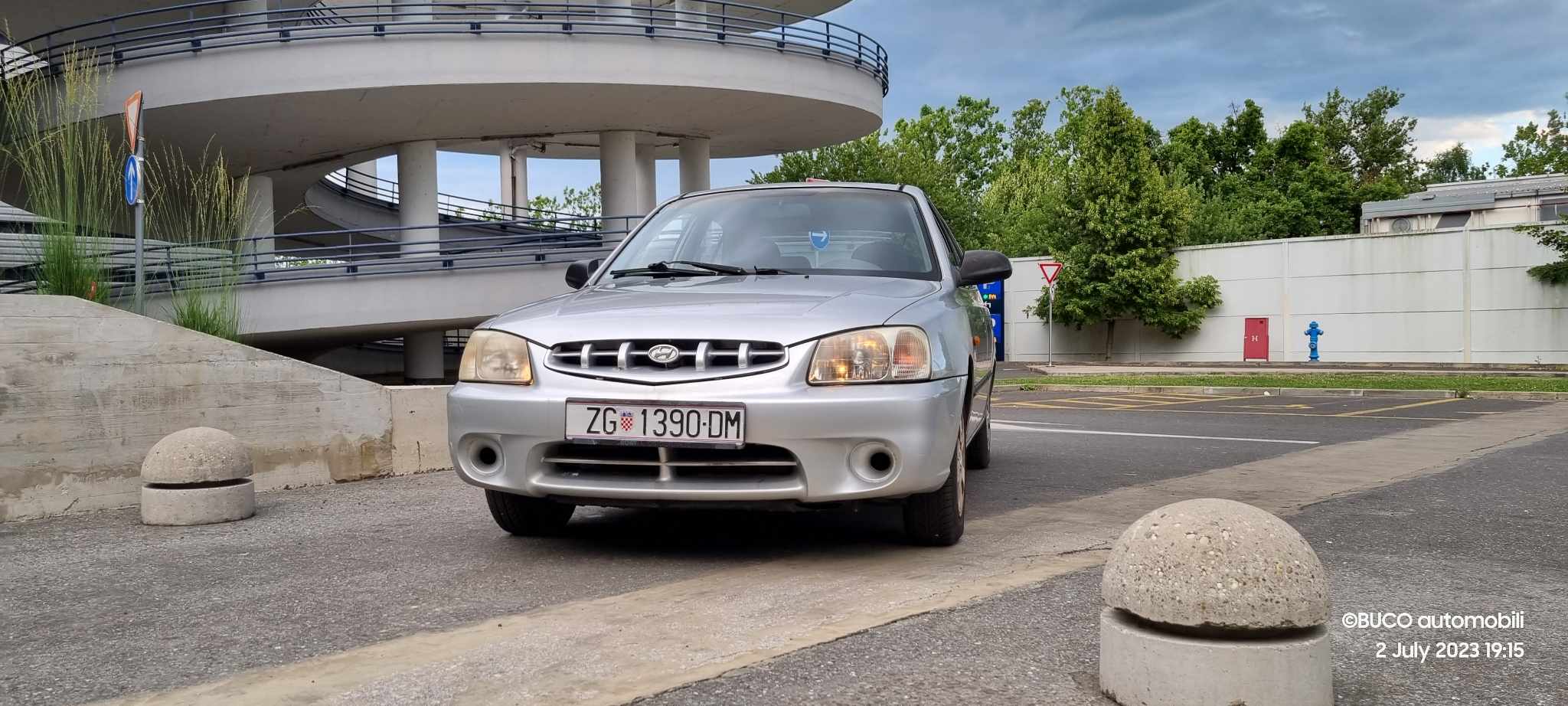 Hyundai Accent 1.3mpi 2001. - BUCO automobili