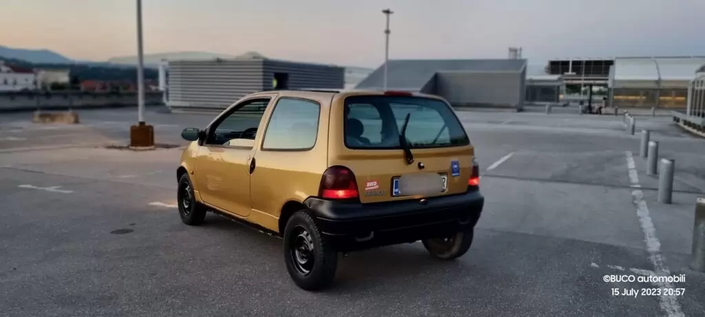 699€ - Renault Twingo 1.2i (1999.) - reg 3/2024 - jako dobro stanje 10 Renault Twingo 1.2i 1999. - BUCO automobili