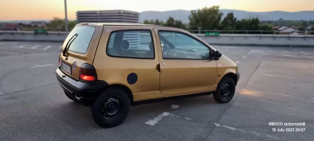 699€ - Renault Twingo 1.2i (1999.) - reg 3/2024 - jako dobro stanje 11 Renault Twingo 1.2i 1999. - BUCO automobili