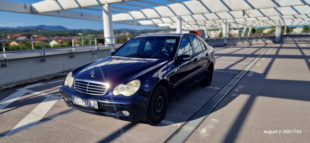 Mercedes-Benz c220cdi w203 - buco automobili