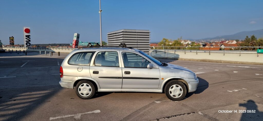 Opel Corsa b karavan 1.4 16v - bucoautomobili