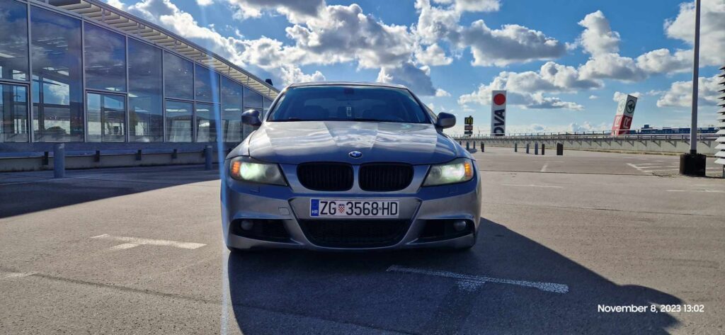 BMW e90 Facelift 318d - bucoautomobili