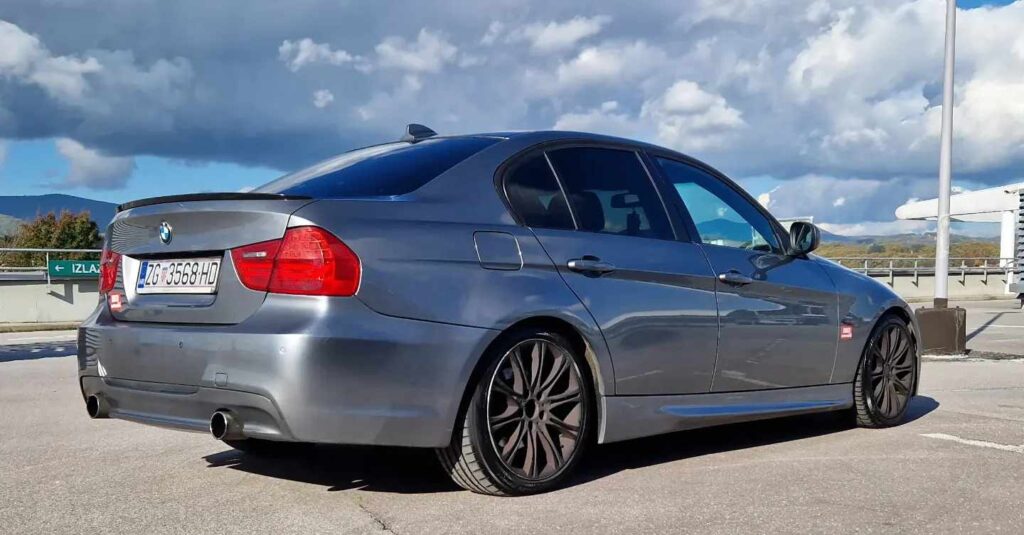 BMW e90 Facelift 318d - bucoautomobili