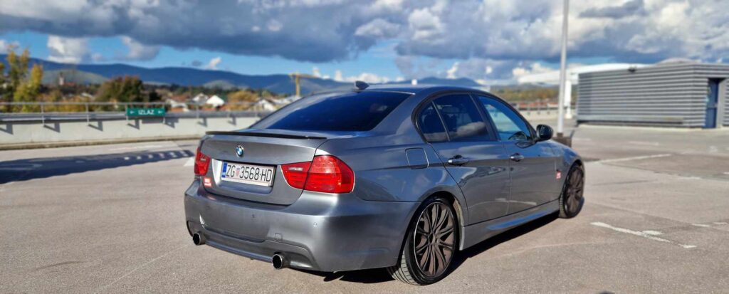 BMW e90 Facelift 318d - bucoautomobili