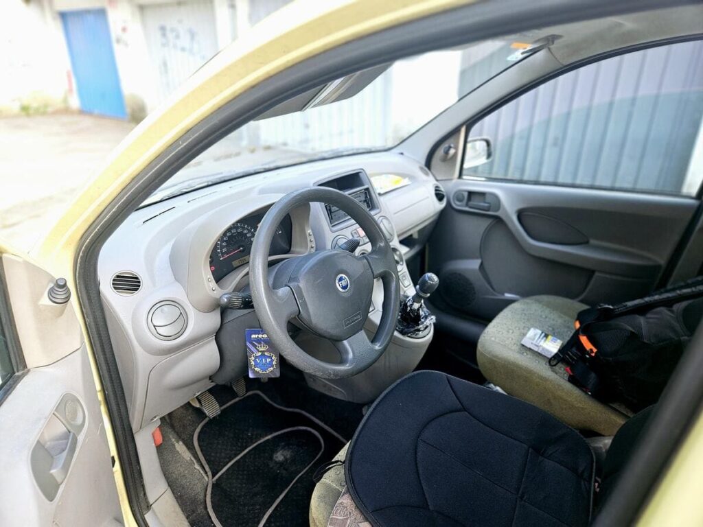 899 € - Fiat Panda 1.1i (2005.) - registrirana godinu dana (4/2026) - jako dobro stanje 37 20250428 175708