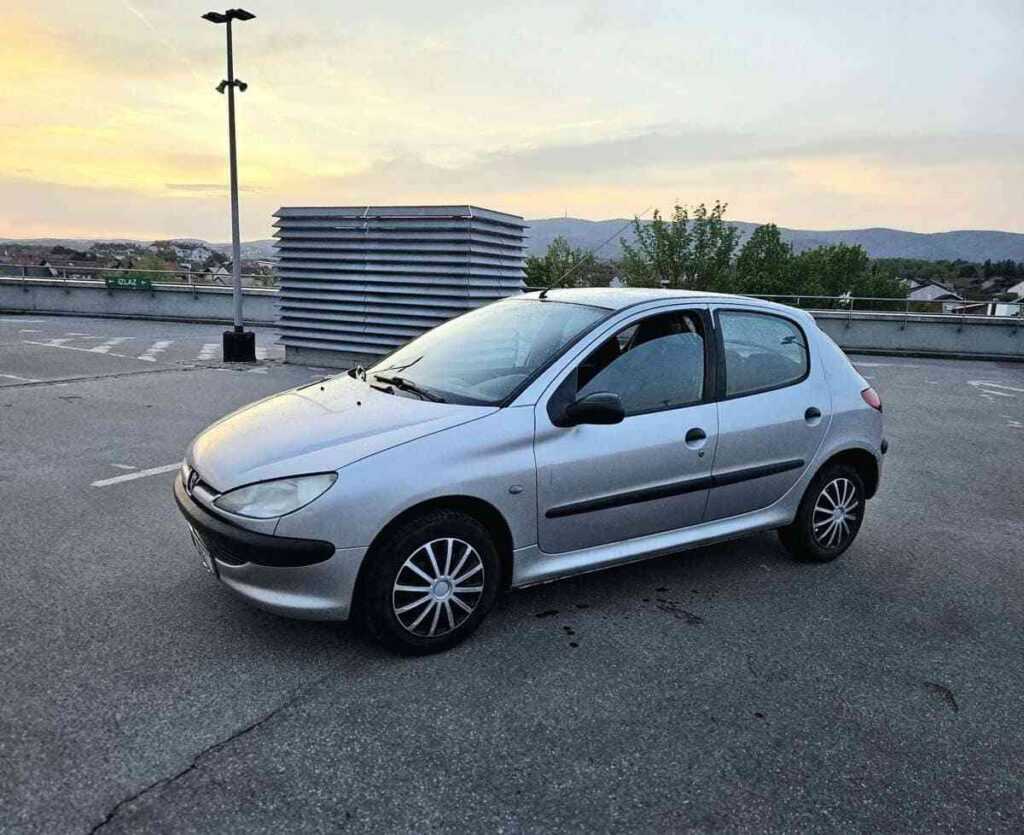 799 € - Peugeot 206. 1.1i (2004.god) - reg 12/2025 - jako dobro stanje 13 Highcompressed 148323837