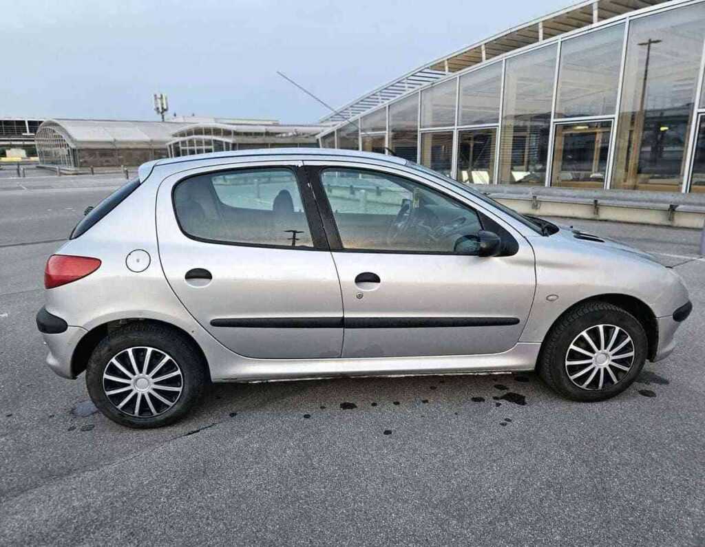 799 € - Peugeot 206. 1.1i (2004.god) - reg 12/2025 - jako dobro stanje 16 Highcompressed 1601816489