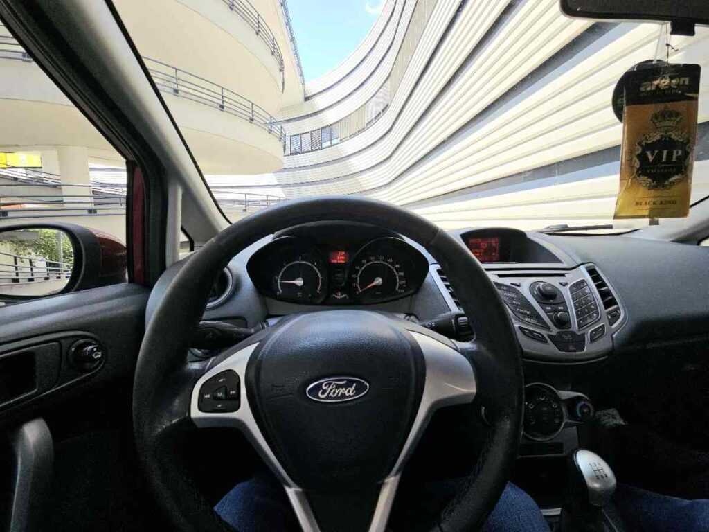 2999€ - Ford Fiesta 1.4tdci (2009.god) - reg 11/2025 - jako dobro stanje 33 Ford Fiesta mk7 1.4tdci 2009.god - unutrašnjost