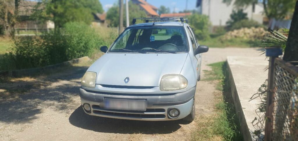 399 € - Renault Clio 1.2i (2002.god) - reg 8/2025 - dobro stanje 5 20220803 124607