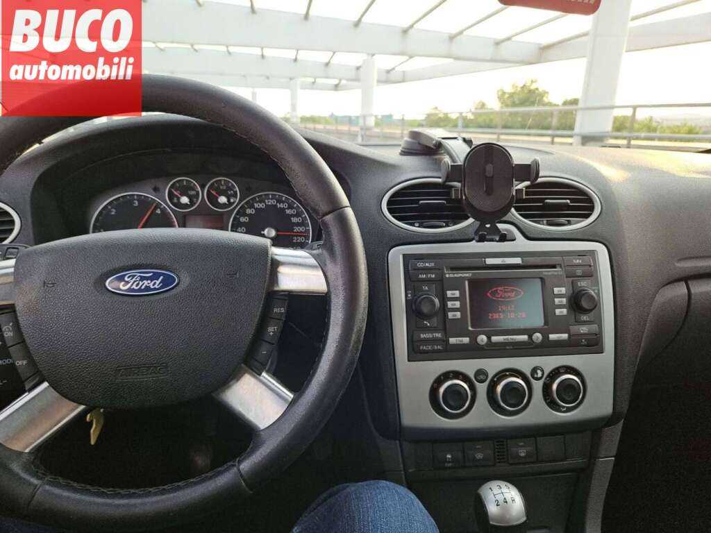 1500€ - Ford Focus 1.6tdci 2008.god - reg 9/2025 - jako dobro stanje 2 Ford Focus 1.6tdci 2008.god unutrašnjost