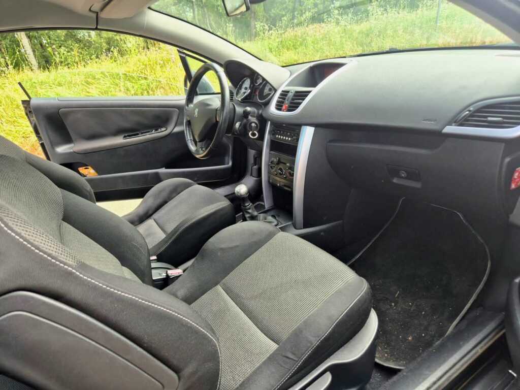 999 € - Peugeot 207cc 1.6i (2007.god) - reg 7/2025 - jako dobro stanje 7 1000046766