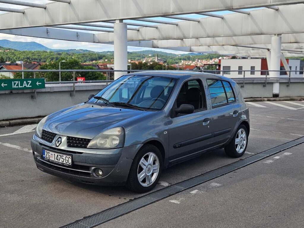 799 € - Renault Clio 1.2i (2003.god) - reg 12/2025 - jako dobro stanje 2 FB IMG 1751955184023