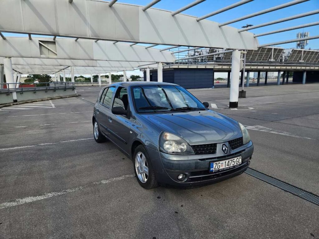 799 € - Renault Clio 1.2i (2003.god) - reg 12/2025 - jako dobro stanje 5 FB IMG 1751955190268