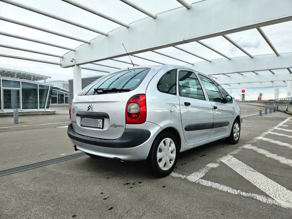 799 € - Citroen Xsara Picasso 2.0HDi (2003.god) - reg 10/2025 - jako dobro stanje 12 FB IMG 1752046216542