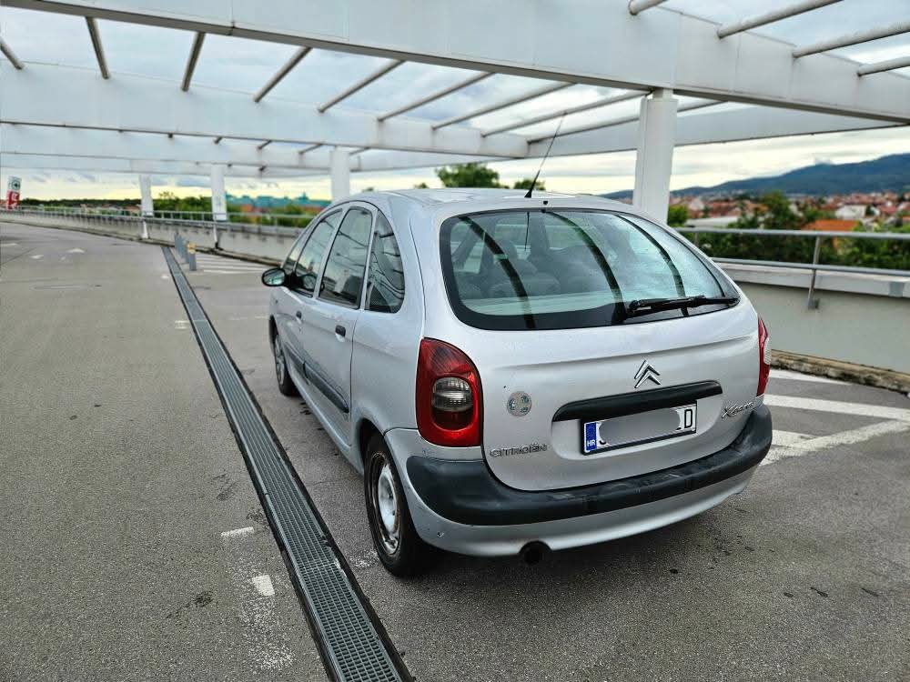 799 € - Citroen Xsara Picasso 2.0HDi (2003.god) - reg 10/2025 - jako dobro stanje 2 FB IMG 1752046232952